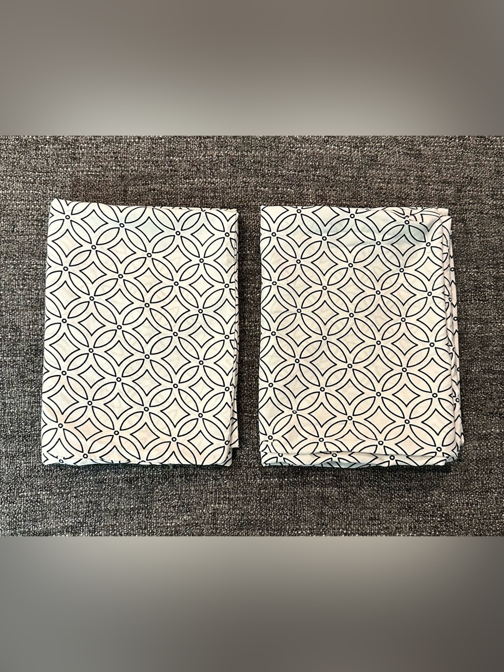 Living colors • set of two standard pillowcases